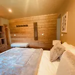 De Luxe Contemporain Vue 360 Degrés Sur Les Montagnes Chalet Guchan