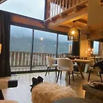 Chalet De Luxe Contemporain Vue 360 Degrés Sur Les Montagnes Guchan