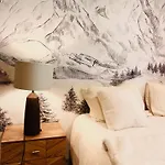 De Luxe Contemporain Vue 360 Degrés Sur Les Montagnes