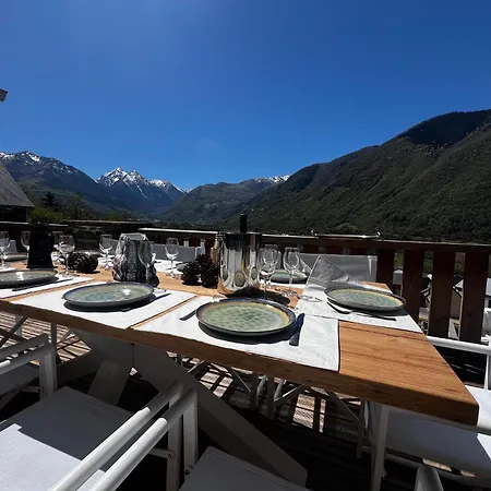 De Luxe Contemporain Vue 360 Degres Sur Les Montagnes *