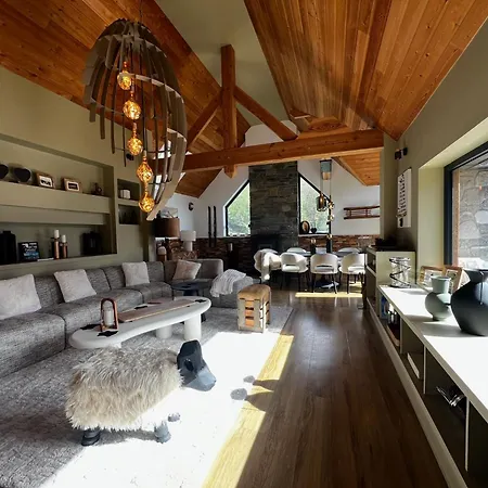 De Luxe Contemporain Vue 360 Degres Sur Les Montagnes Chalet