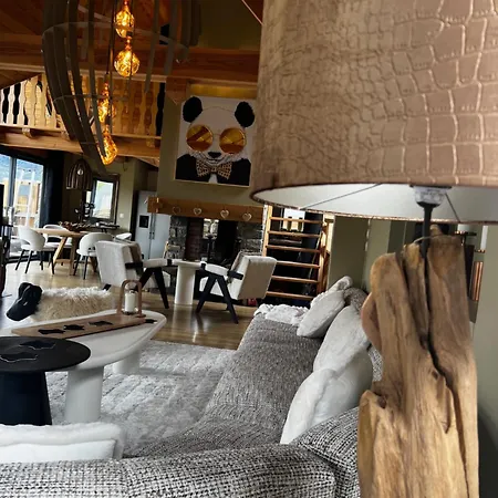 De Luxe Contemporain Vue 360 Degres Sur Les Montagnes