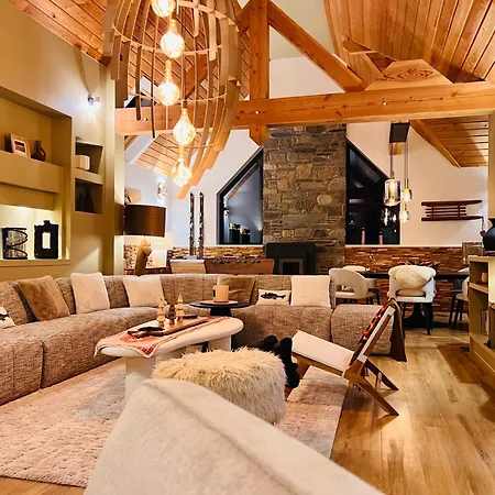 Chalet De Luxe Contemporain Vue 360 Degres Sur Les Montagnes