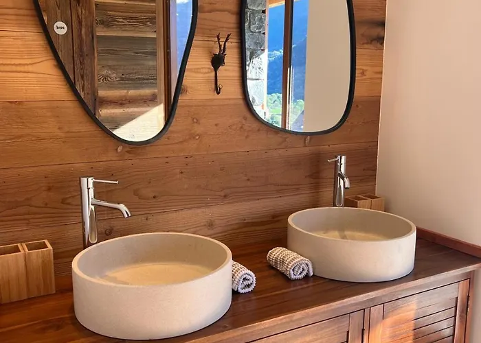 De Luxe Contemporain Vue 360 Degres Sur Les Montagnes Guchan