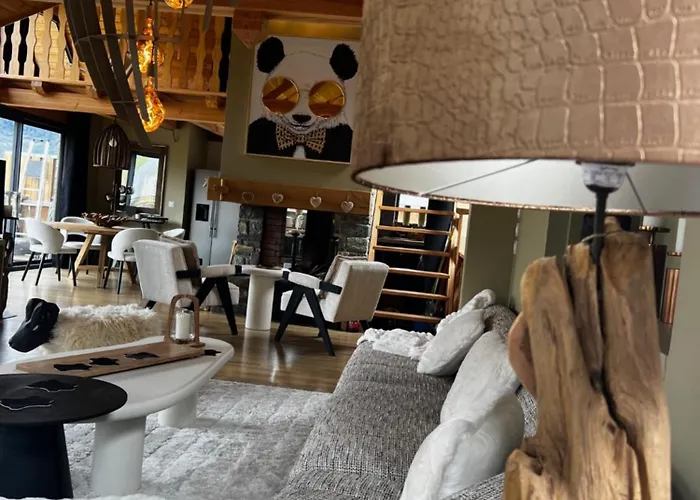 De Luxe Contemporain Vue 360 Degres Sur Les Montagnes