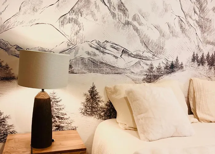 De Luxe Contemporain Vue 360 Degres Sur Les Montagnes